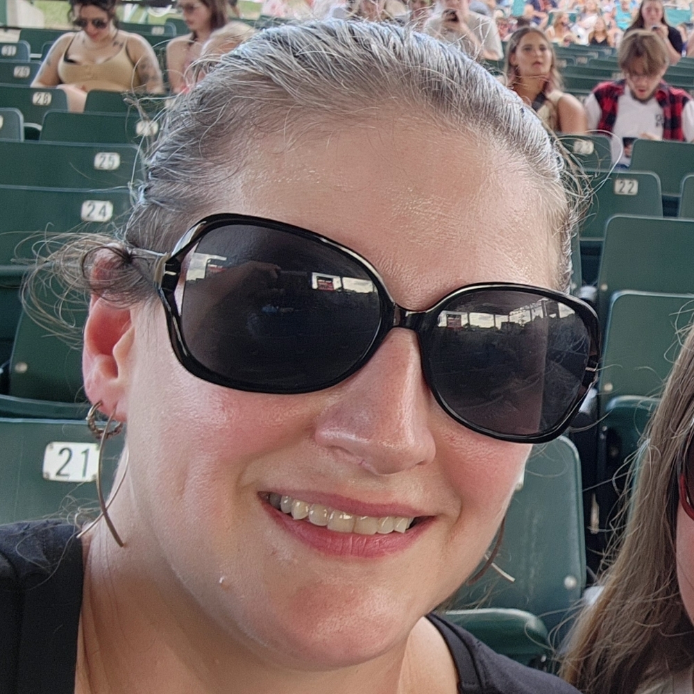 Meet your Posher, Andrea